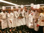 Čeští kuchaři jsou nejlepší na světě. Národní tým kuchařů a cukrářů AKC ČR slaví historický úspěch na nejprestižnější asijské soutěži v Singapuru
