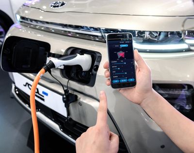 KIA PRESENTED THE ELECTRIC MOTOR CAPACITY CONTROL BY A MOBILE PHONE